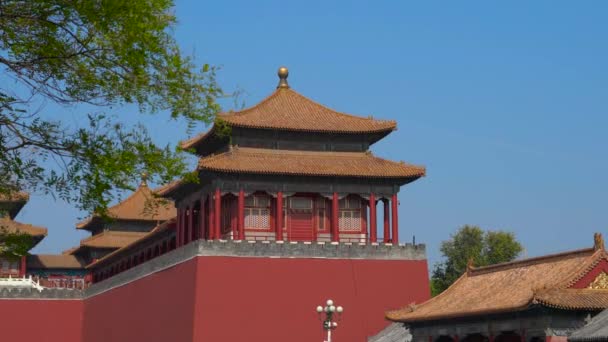 Steadicam shot of a inner part of the Forbidden city - ancient palace of Chinas emperor — Stock Video