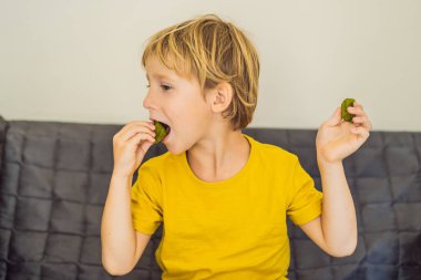 Yeşil Matcha şeker çocuk. Ev yapımı Matcha