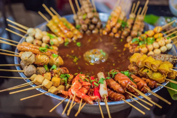 Potraviny na trh asijské jídlo Walking street — Stock fotografie