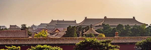 北京紫禁城古民宫, 中国旗, 长格式 — 图库照片
