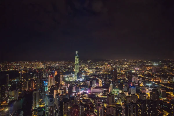 Kuala lumpur paisaje urbano. Vista panorámica del horizonte de la ciudad de Kuala Lumpur por la noche ver rascacielos edificio en Malasia Nueva atracción de Kuala Lumpur - KL118 Torre, que será la torre más alta en —  Fotos de Stock