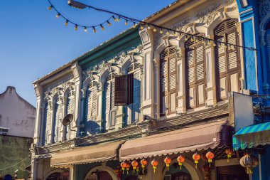 Portekizce stil Romani Phuket Town sokakta. Chinatown veya eski şehir olarak da bilinir