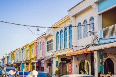 Portekizce stil Romani Phuket Town sokakta. Chinatown veya eski şehir olarak da bilinir
