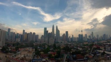 Büyük bir şantiye ile Kuala Lumpur şehir merkezitimelapse atış