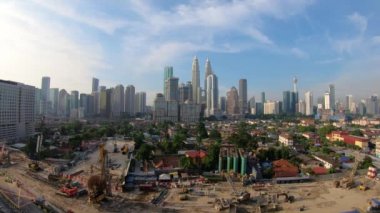 Büyük bir şantiye ile Kuala Lumpur şehir merkezitimelapse atış