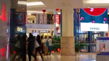 Kuala Lumpur 'un merkezinde Suria ticaret merkezinin Hyperlapse çekimi
