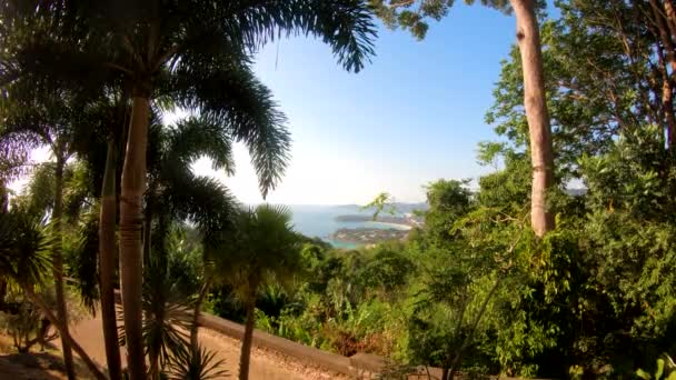 Vue depuis le belvédère de Karon sur l'île de Phuket 