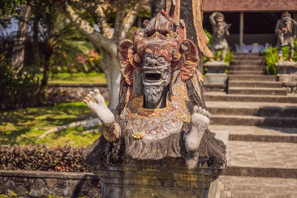 Taman Tirtagangga, Palazzo dell'acqua, Parco acquatico, Bali, Indonesia — Foto Stock