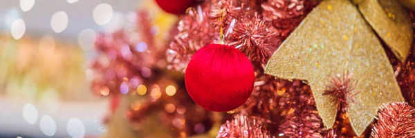 Red Christmas tree on the background of lights BANNER, LONG FORMAT — Stock Photo, Image