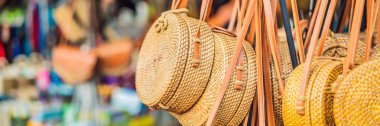 Ünlü Ubud Market Banner, Uzun Format'ta Bali tipik hediyelik eşya ve el sanatları