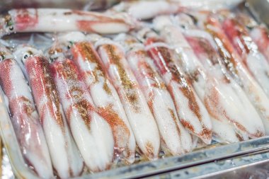 Hizmet taze lezzetli deniz ürünleri ezilmiş buz, yakın çekim