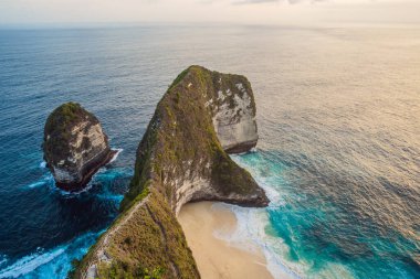 Manta Körfezi veya Kelingking Sahili Nusa Penida Adası, Bali, Endonezya