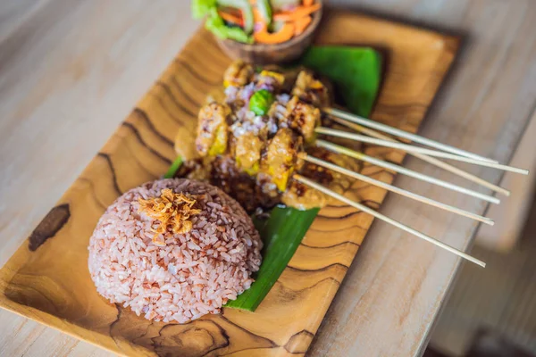 Indonesisches Mittagsmenü, Reis, Gemüse, Tempe — Stockfoto