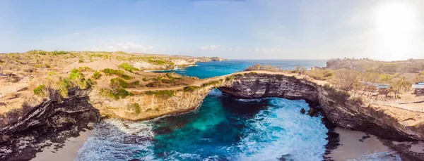 Paysage sur Broken Beach à Nusa Penida, Indonésie Angels BillaBong Beach. Destination touristique populaire Bali — Photo