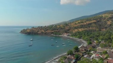 Amed bölgesindeki güzel Jemeluk hangarının hava görüntüsü. Bali konseptine Seyahat