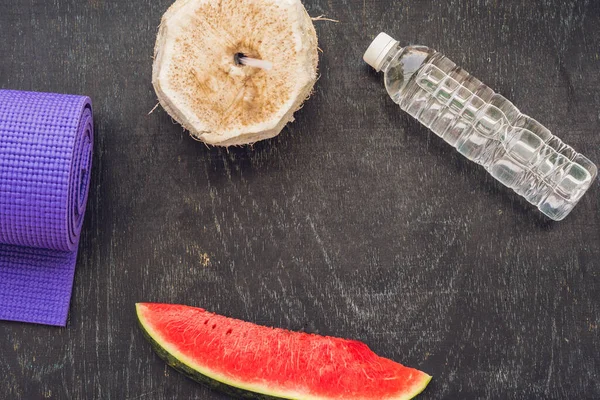 MOCKUP, SCENE CREATOR trinken mehr Wasser - Hydratationserinnerung - Handschrift auf Kreidetafel — Stockfoto