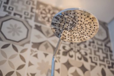 Kiremit arkaplanda sağanak yağmuru