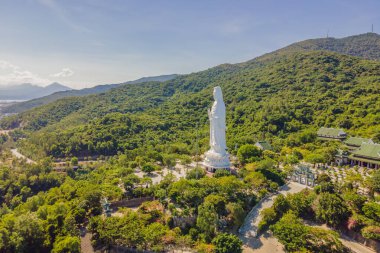Chua Linh Ung Bai Ama Tapınak, Da Nang, Vietnam 'daki Buda Tapınağı