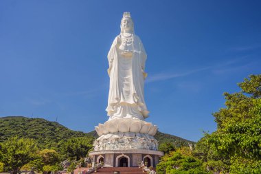 Chua Linh Ung Bai Ama Tapınak, Da Nang, Vietnam 'daki Buda Tapınağı