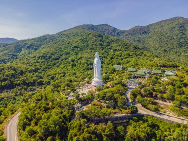 Chua Linh Ung Bai Ama Tapınak, Da Nang, Vietnam 'daki Buda Tapınağı