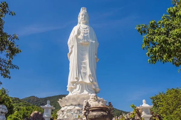 Chua Linh Ung Bai But Temple, Lady Buddha Temple en Da Nang, Vietnam —  Fotos de Stock