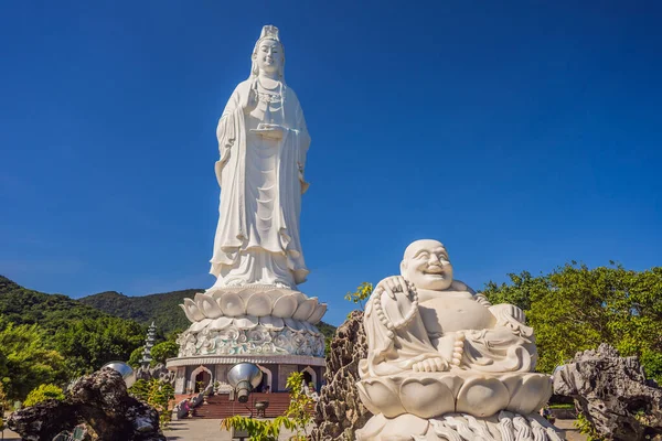 Chua Linh Ung Bai But Temple, Lady Buddha Temple en Da Nang, Vietnam —  Fotos de Stock