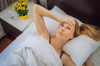 Bir kadın akşamları uyuyamaz. Uyku sorunları