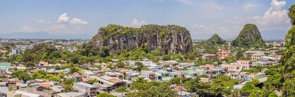 Hermosas montañas de mármol y Da Nang, Vietnam BANNER, FORMATO LARGO — Foto de Stock