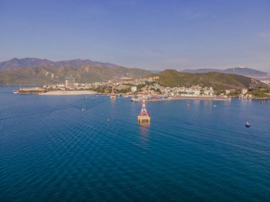 Nha Trang plajındaki teleferik. İHA 'dan hava görüntüsü