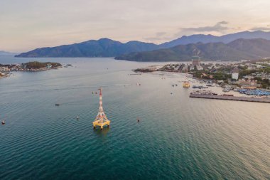 Nha Trang plajındaki teleferik. İHA 'dan hava görüntüsü
