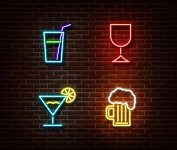 Neón bebidas alcohólicas signos vector aislado en la pared de ladrillo. Símbolo de luz de cóctel, efecto decoración. Ne. — Vector de stock