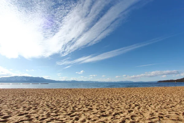 Lake Tahoe Plaja Görünümünü — Stok fotoğraf