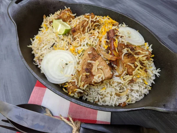 Hús Nélküli Biryani Jackfruitból Vagy Kathalból Ami Vegetáriánusok Csemegéje Öntöttvas — Stock Fotó