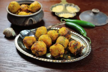 Baharatlı Hint vejetaryen Moong Daal Baloları ve fotokopi alanı.