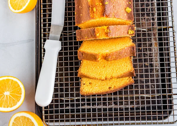 Beyaz Arkaplanda Bir Fırında Turuncu Pound Pasta Üst Düz Yerde Yatay Fotoğraf