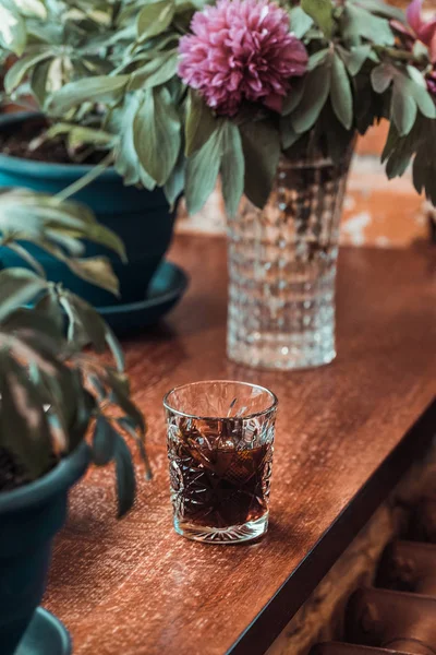 Café Cerveja Frio Preto Com Cubos Gelo Copo Café Beber — Fotografia de Stock