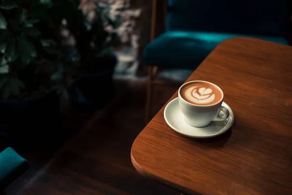 Flache Weiße Kaffee Latte Art Von Oben Holztisch Hipster Café — Stockfoto