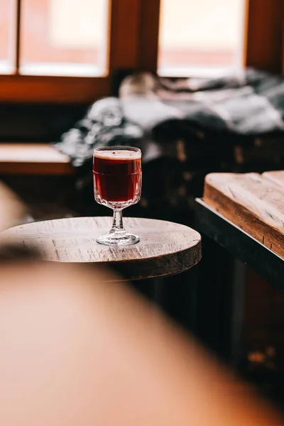 One Glass Red Mulled Wine Wooden Table Dark Food Photography — Stock Photo, Image