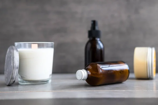 Cosméticos Spa Botellas Vidrio Marrón Sobre Mesa Hormigón Gris Copiar — Foto de Stock