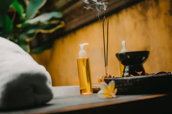 Salon Spa Extérieur Huiles Massage Bâtonnets Encens Brûlants Avec Fumée — Photo