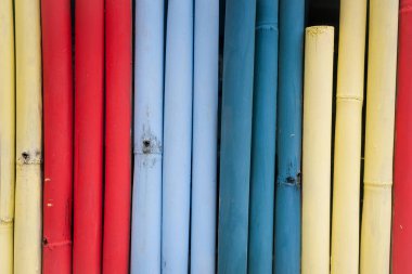 Yaratıcı parlak renkli dikey bambu arka plan