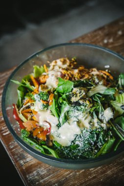 Vegan Buda kasesi salatası.