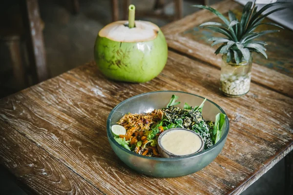 สลัดชามมังสวิรัติ — ภาพถ่ายสต็อก