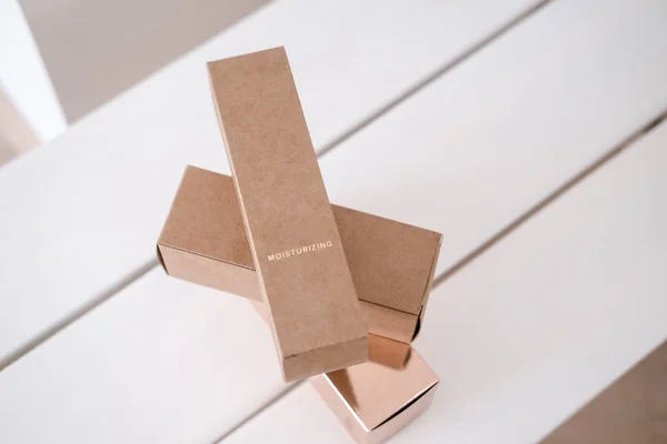 Produk kecantikan kerajinan kotak pengemasan kertas — Stok Foto