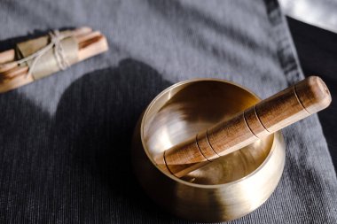 Bronz tibet şarkı kase, ses şifa, palo santo