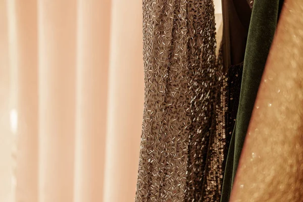 Lujosas telas de vestido de noche brillo — Foto de Stock