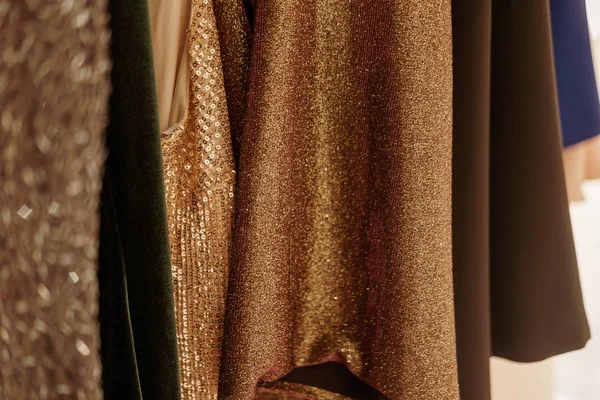 Lujosas telas de vestido de noche brillo — Foto de Stock