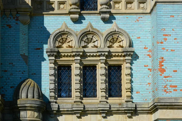 Okno Starého Kostela Architektonický Detail Katedrála Nanebevzetí Panny Marie Uspenskyi — Stock fotografie