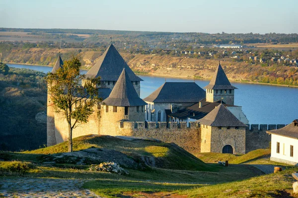 Antigua Fortaleza Orillas Del Río Dnister Fortaleza Khotyn Ucrania — Foto de Stock