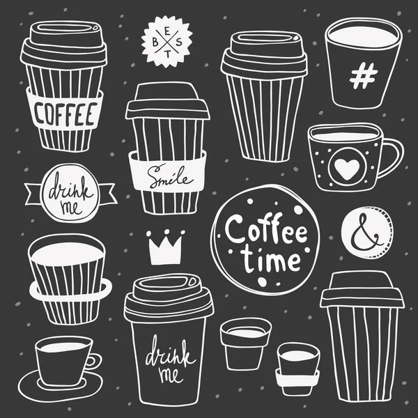 Ora del caffe 'vettoriale. Tazze di plastica e carta da caffè e tè. Caffè da portare via. Portatelo via. Bevi me e Smile lettering. Buono per elementi di design del menu di caffè e panetteria, vetrina, stampa t-shirt — Vettoriale Stock